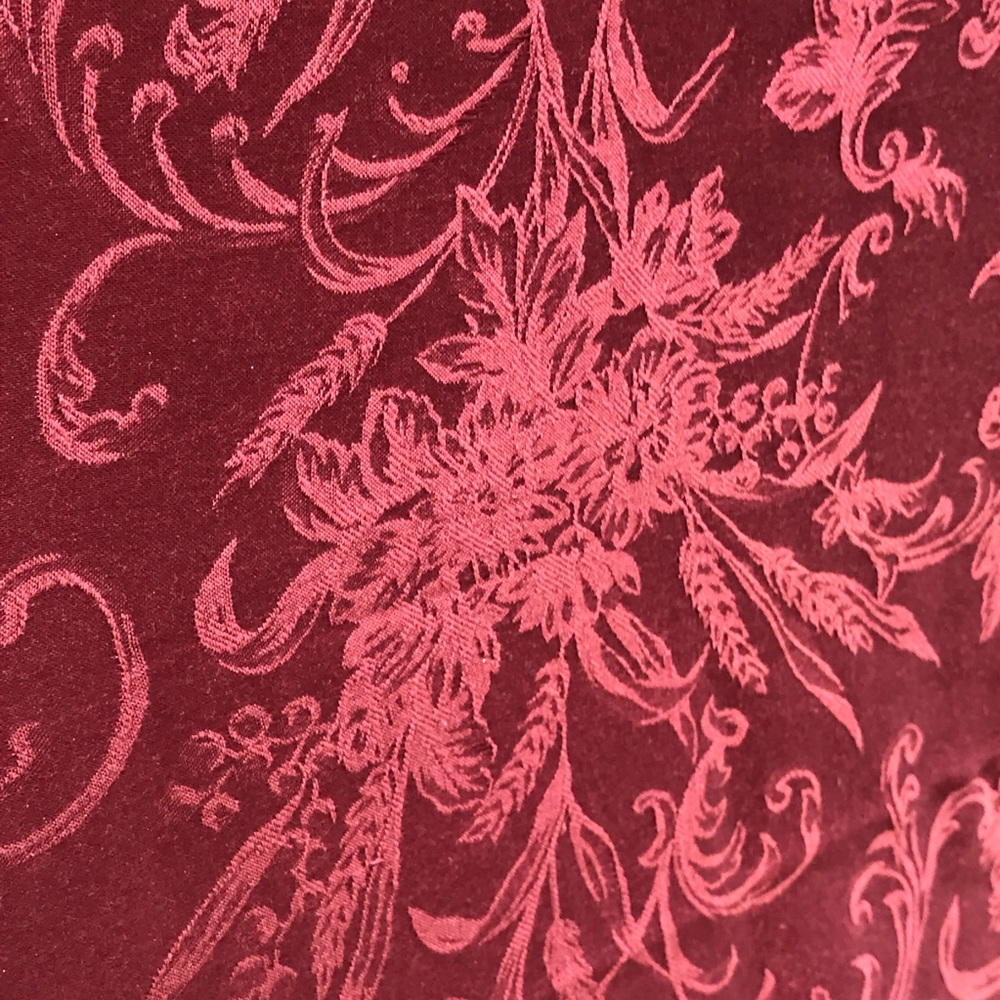 Elegant Floral Tablecloth - Red